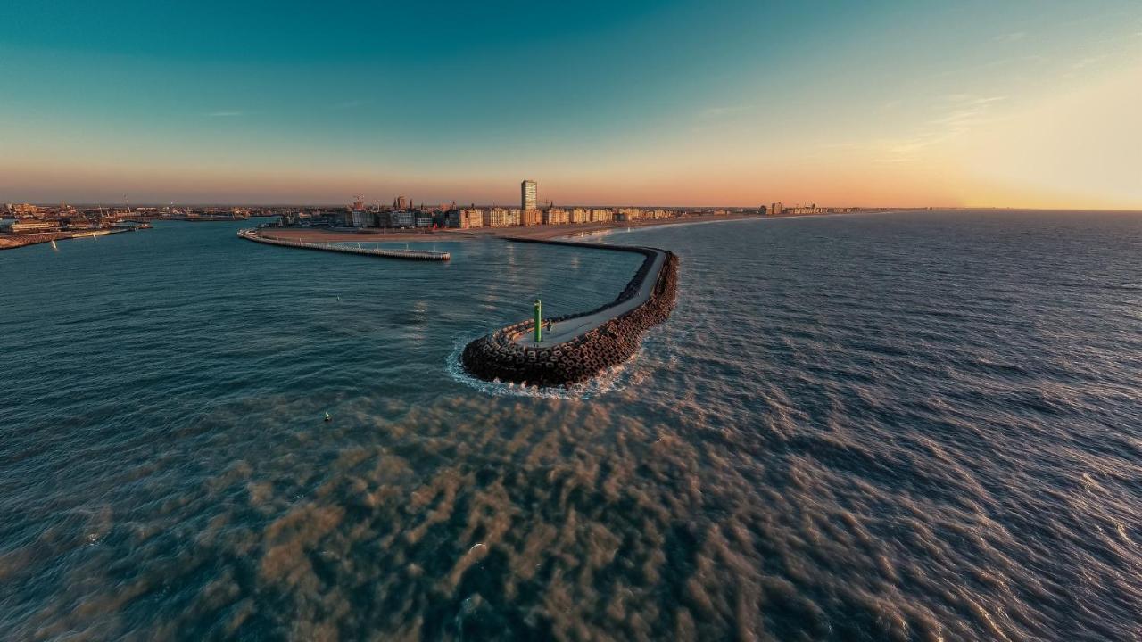 Central Park Tower Sea View Residence With Pool And Gym Остенде Екстериор снимка