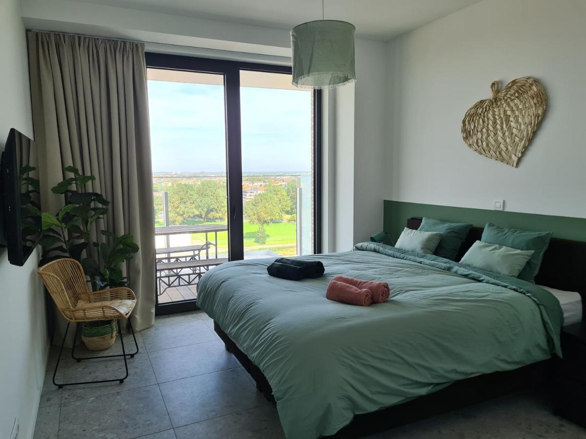 Central Park Tower Sea View Residence With Pool And Gym Остенде Екстериор снимка