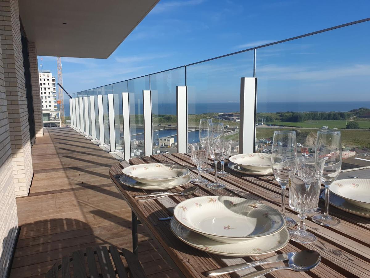 Central Park Tower Sea View Residence With Pool And Gym Остенде Екстериор снимка